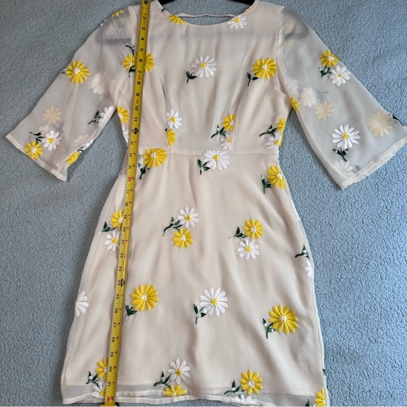 ASOS Petite Shift Dress with Daisy Embroidery Size 00 - Picture 2 of 10